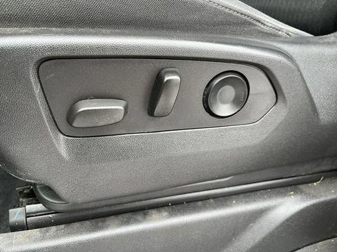 Used 2022 Chevrolet Silverado 1500 Custom AWD/4WD image 16