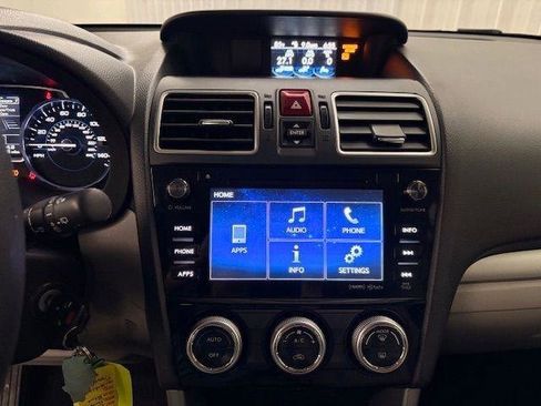 Used 2017 Subaru Forester 2.5i Premium image 15