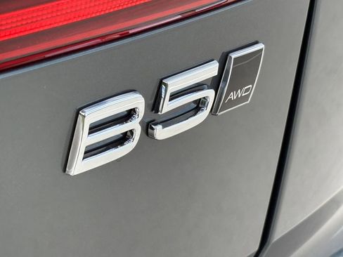 New 2026 Volvo XC60 B5 Ultra w/ Protection Package Premier AWD/4WD image 9