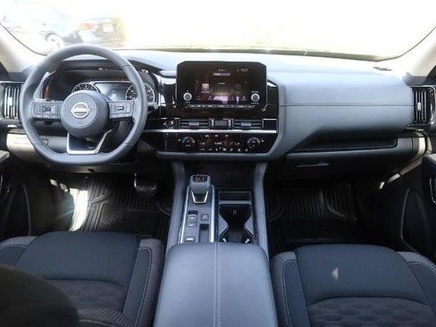 Certified 2025 Nissan Pathfinder SV w/ SV Premium Package FWD image 26
