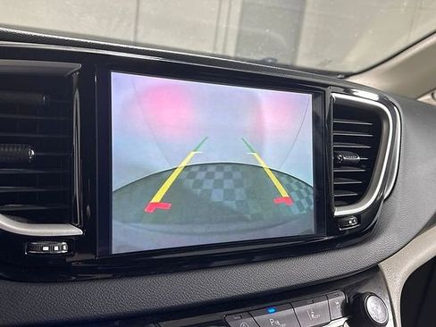 Used 2023 Chrysler Pacifica Touring-L FWD image 30