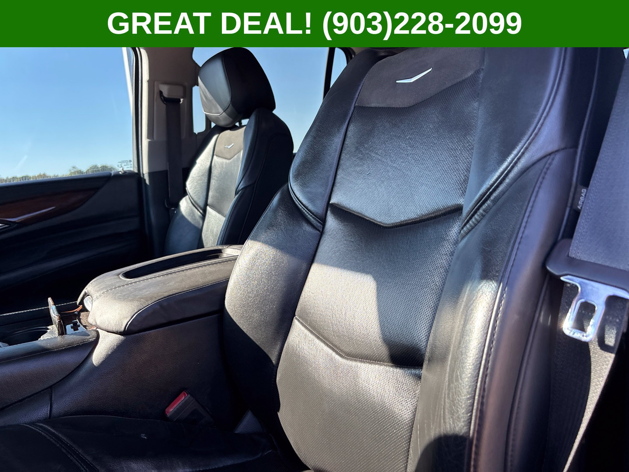 Used 2018 Cadillac Escalade Luxury AWD/4WD image 40