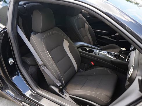 Used 2020 Chevrolet Camaro SS RWD image 20