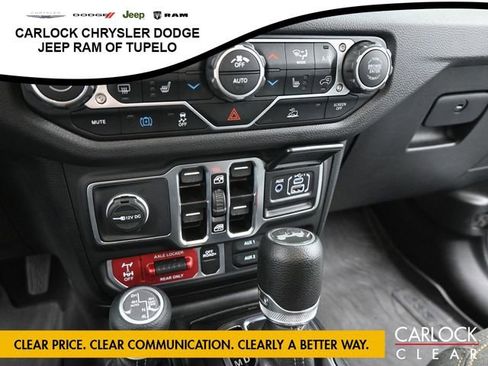 Used 2025 Jeep Wrangler Sport image 21