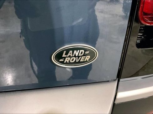 Used 2020 Land Rover Defender 110 HSE AWD/4WD image 8