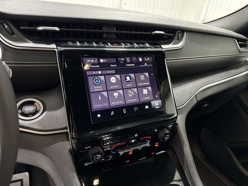 Used 2024 Jeep Grand Cherokee Altitude image 14