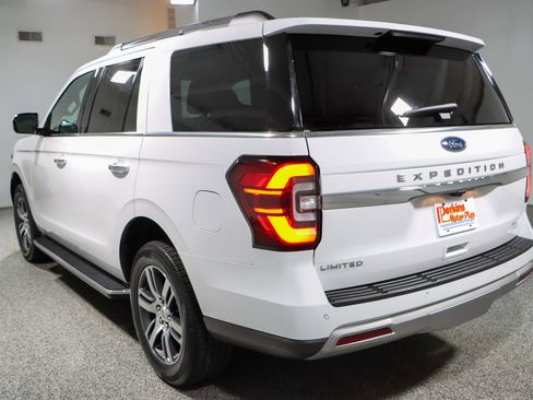 Used 2023 Ford Expedition Limited image 9