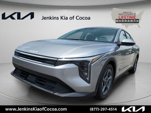 New 2026 Kia K4 FWD image 11