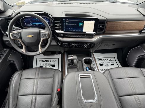 Used 2022 Chevrolet Silverado 1500 High Country w/ High Country Premium Package AWD/4WD image 14