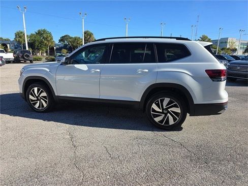 New 2026 Volkswagen Atlas SE image 8