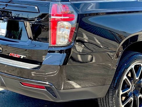 Used 2024 Chevrolet Suburban RST RWD image 5