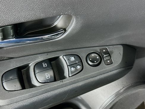 Used 2024 Nissan Kicks SV image 15