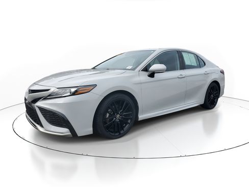 Certified 2023 Toyota Camry XSE image 3