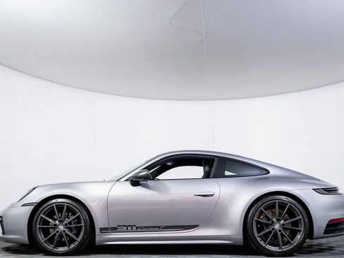 Used 2024 Porsche 911 Carrera T image 4