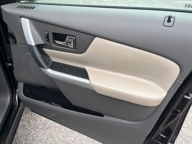Used 2013 Ford Edge SE FWD image 22