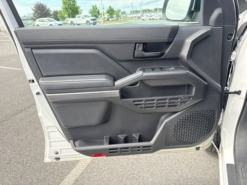 Used 2025 Toyota Tacoma SR5 AWD/4WD image 24
