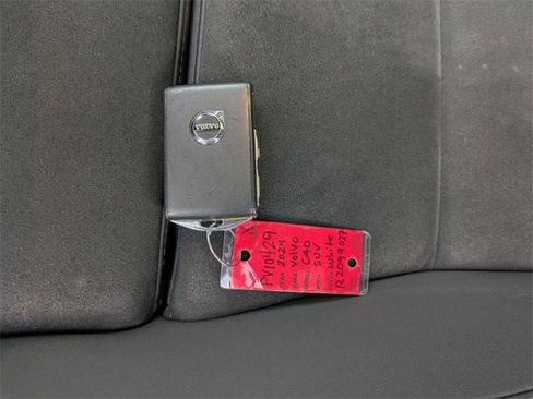 Certified 2024 Volvo C40 P8 Recharge Ultimate w/ Protection Package Premier image 31