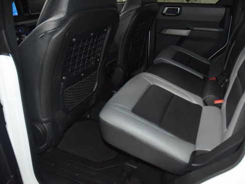 Used 2022 Ford Bronco Black Diamond w/ Sasquatch Package image 38