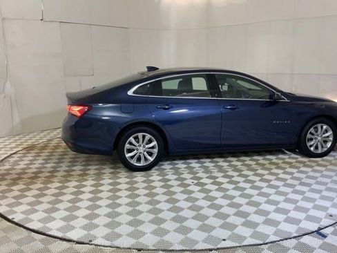 Used 2019 Chevrolet Malibu LT FWD image 3
