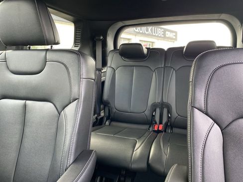 Used 2024 Jeep Grand Cherokee L Limited image 20