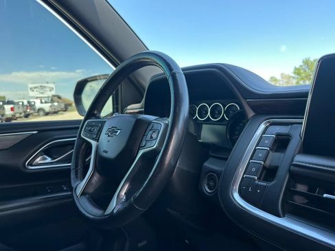 Used 2021 Chevrolet Tahoe Z71 w/ Z71 Signature Package AWD/4WD image 18