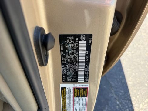 Used 2010 Toyota Camry LE FWD image 26