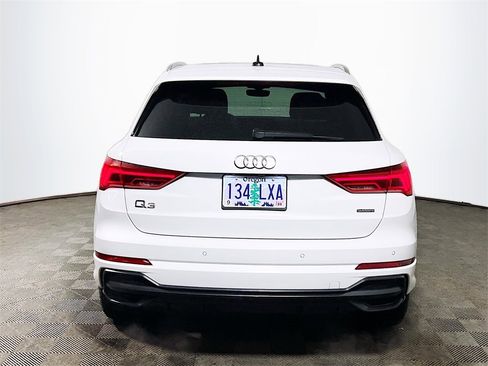 Used 2022 Audi Q3 2.0T Premium w/ Convenience Package image 7
