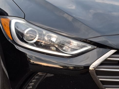 Used 2018 Hyundai Elantra Limited FWD image 7