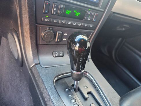 Used 2005 Ford Thunderbird RWD image 24