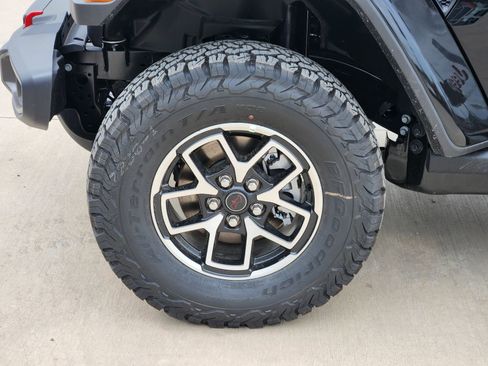 New 2026 Jeep Wrangler Unlimited Rubicon AWD/4WD image 11