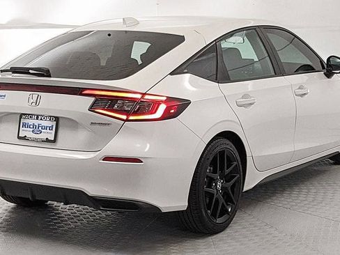 Used 2025 Honda Civic Sport image 3