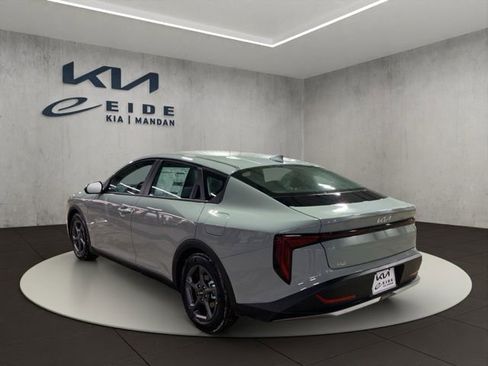 New 2026 Kia K4 LXS image 3