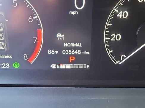 Used 2024 Honda Pilot TrailSport image 13