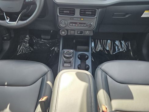 New 2025 Ford Maverick Lariat w/ Black Appearance Package image 20