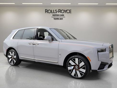 New 2026 Rolls-Royce Cullinan AWD/4WD image 10