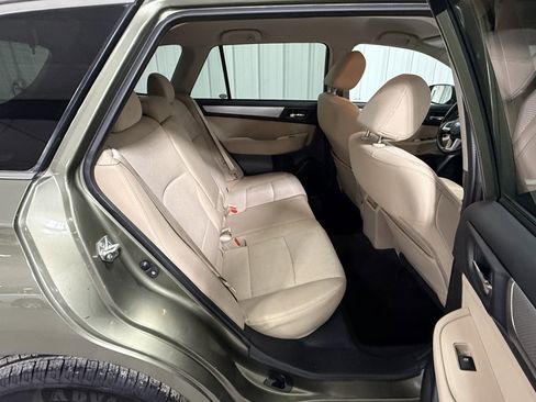 Used 2017 Subaru Outback 2.5i Premium image 13