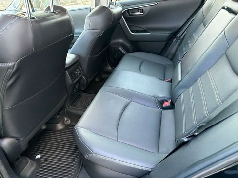 Used 2022 Toyota RAV4 Limited AWD/4WD image 9