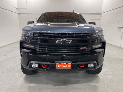 Used 2021 Chevrolet Silverado 1500 LT Trail Boss w/ Convenience Package II image 2
