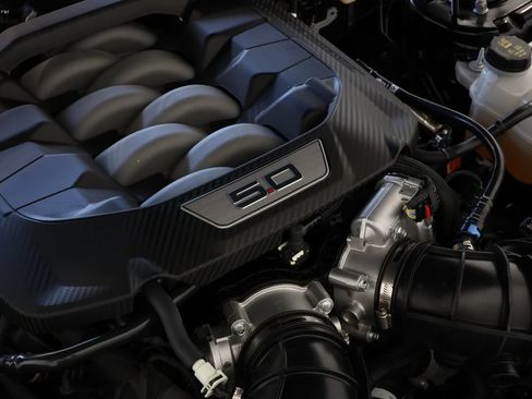 Used 2025 Ford Mustang GT RWD image 32