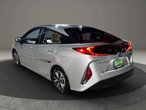 Used 2017 Toyota Prius Prime Premium image 10