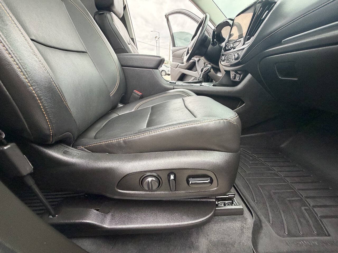 Used 2021 Chevrolet Traverse Premier w/ Redline Edition AWD/4WD image 13