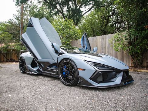 Used 2024 Lamborghini Revuelto AWD/4WD image 35