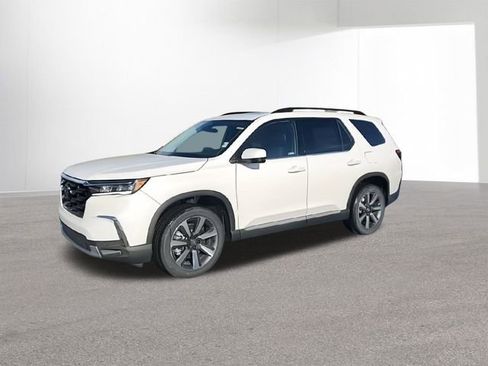 New 2025 Honda Pilot Touring image 4