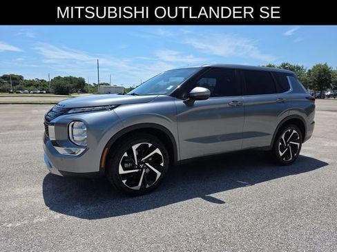 Used 2024 Mitsubishi Outlander SE Black Edition FWD image 7