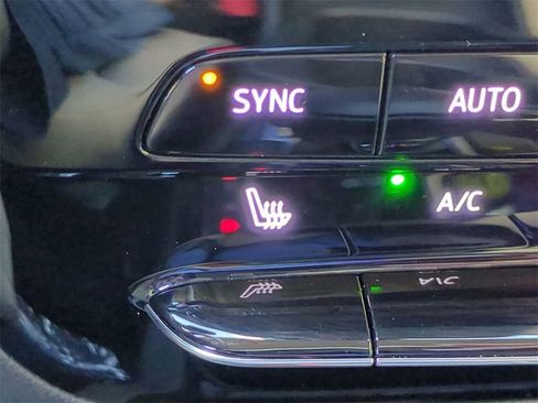 Used 2024 Buick Encore GX Avenir w/ Avenir Technology Package image 22