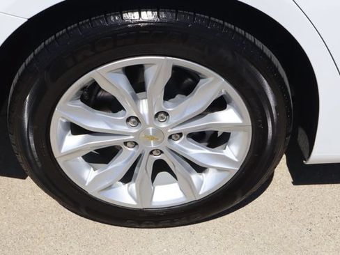 Used 2024 Chevrolet Malibu LT FWD image 9