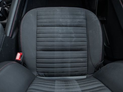 Used 2025 Ford Explorer ST-Line w/ ST-Line Street Pack image 37