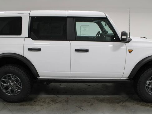 New 2025 Ford Bronco Badlands image 10