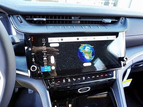 New 2026 Jeep Grand Cherokee Limited w/ Luxury Tech Group II image 32