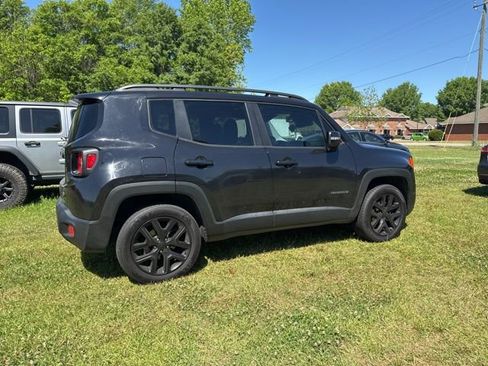 Used 2016 Jeep Renegade Latitude AWD/4WD image 7